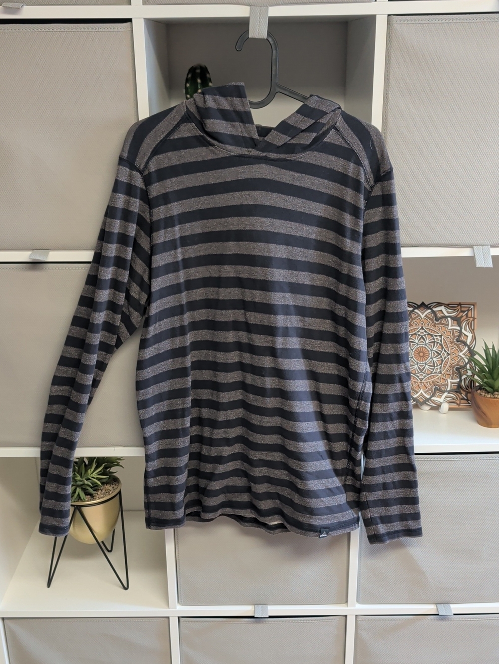 Prana Men’s Striped Crewneck Hoodie - Gray & Black